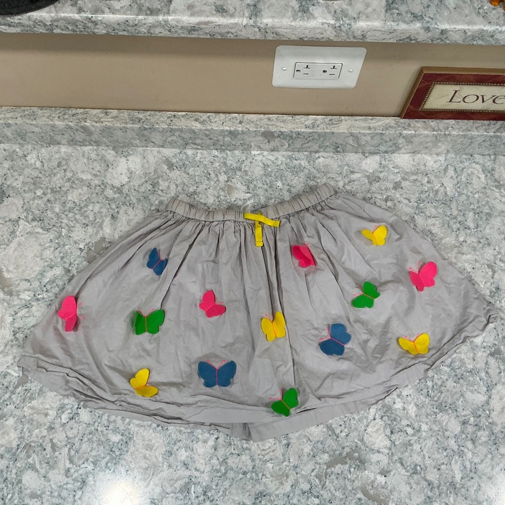 Mini Boden Skirt 3D Butterfly Applique 9-10Y Gray Elastic Waist Cotton Skirt